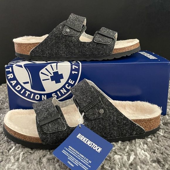 NIB Birkenstock Arizona Happy Lamb Women’s Sandals - Picture 2 of 11